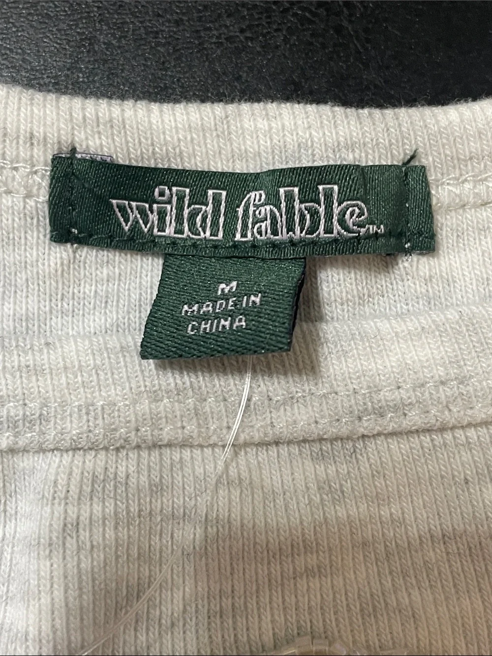 Wild Fable light gray Girls Tank Top w  Gold Shell Accent on Front Sz. M NWT